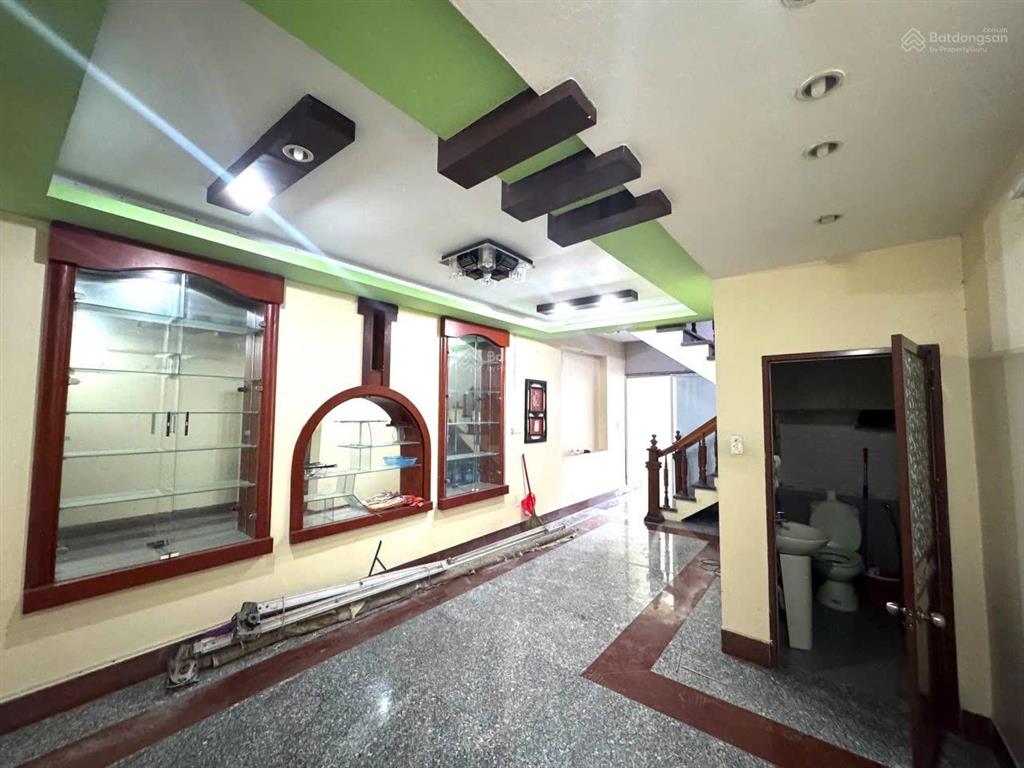 Chủ gửi bán nhà mặt đường 30m lô 27 lê hồng phong