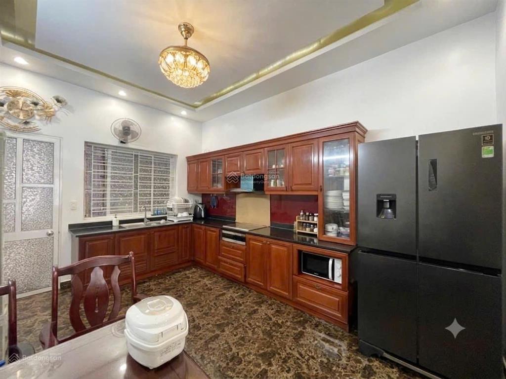  bán nhà dân xây tuyến 2 lê hồng phong
 diện tích 60m2 ngang 4m dài 15m
 công năng sử dụng 3 n