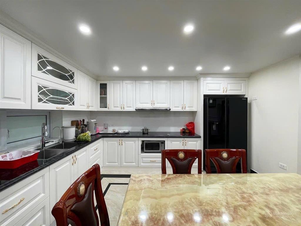 Bán nhà mặt đường văn cao nhà đẹp, nội thất cao cấp