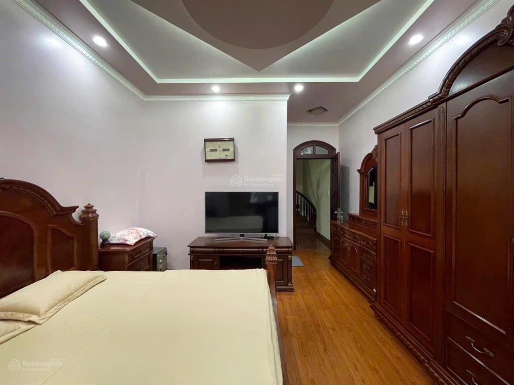 Bán nhà mặt đường văn cao nhà đẹp, nội thất cao cấp