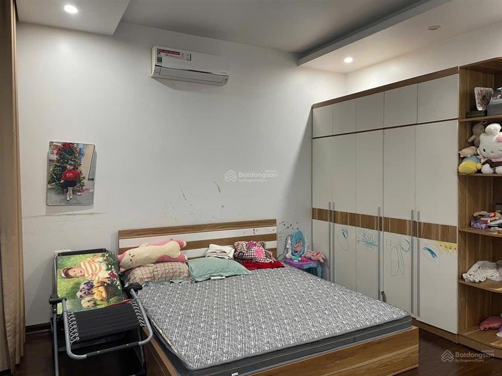 Bán nhà mặt ngõ trung lực ngõ ô tô tránh nhau nhà còn rất mới