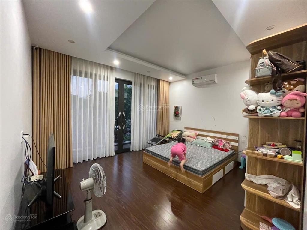 Bán nhà mặt ngõ trung lực ngõ ô tô tránh nhau nhà còn rất mới
