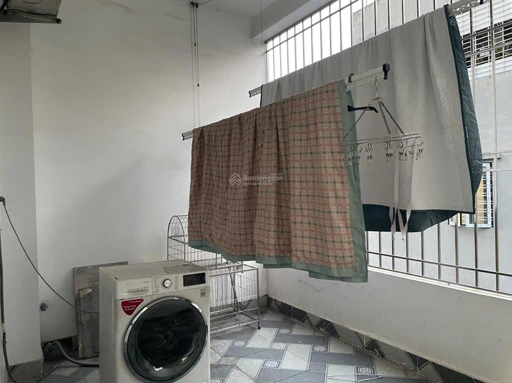 Bán nhà mặt ngõ trung lực ngõ ô tô tránh nhau nhà còn rất mới