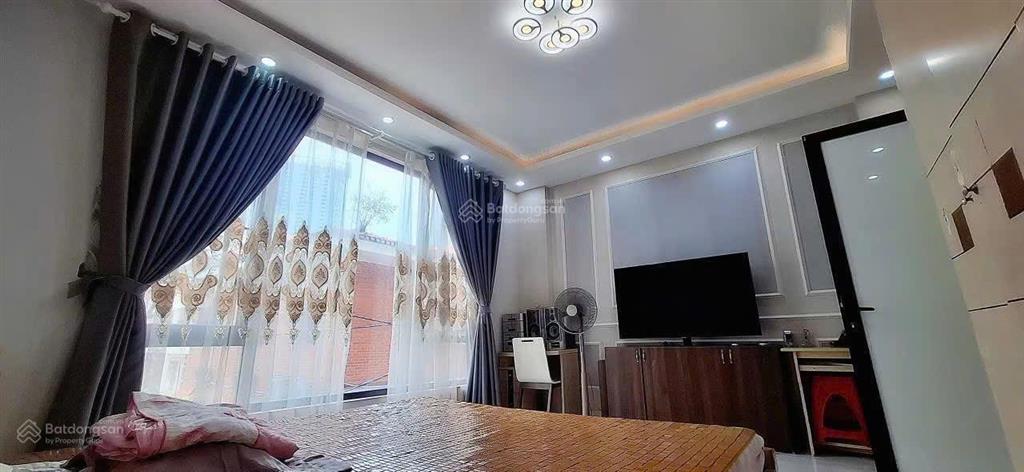 Bán căn nhà 04 tầng độc lập tại tuyến 2 hoàng thế thiện