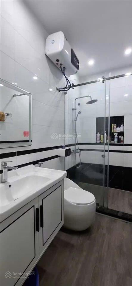 Bán căn nhà 04 tầng độc lập tại tuyến 2 hoàng thế thiện