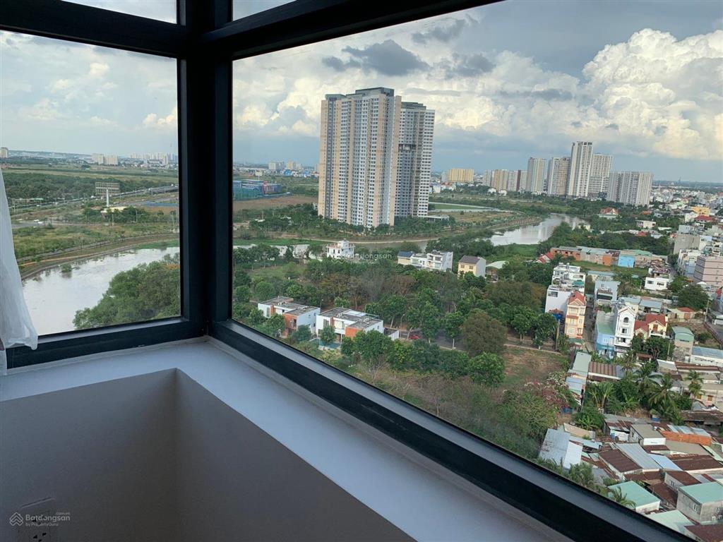 Bán gấp căn góc d’lusso 2pn "hot" cuối năm, giá chỉ 5,8 tỷ, bao thuế phí, tầng cao  0901 318 ***
