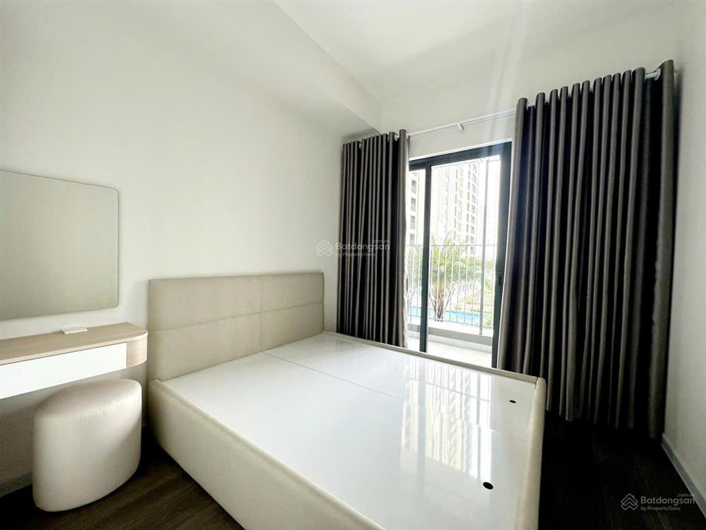 Bán căn hộ chính chủ 2pn  giá 5,7 tỷ ntcb, view đẹp, nhà mới, đầy đủ tiện nghi!