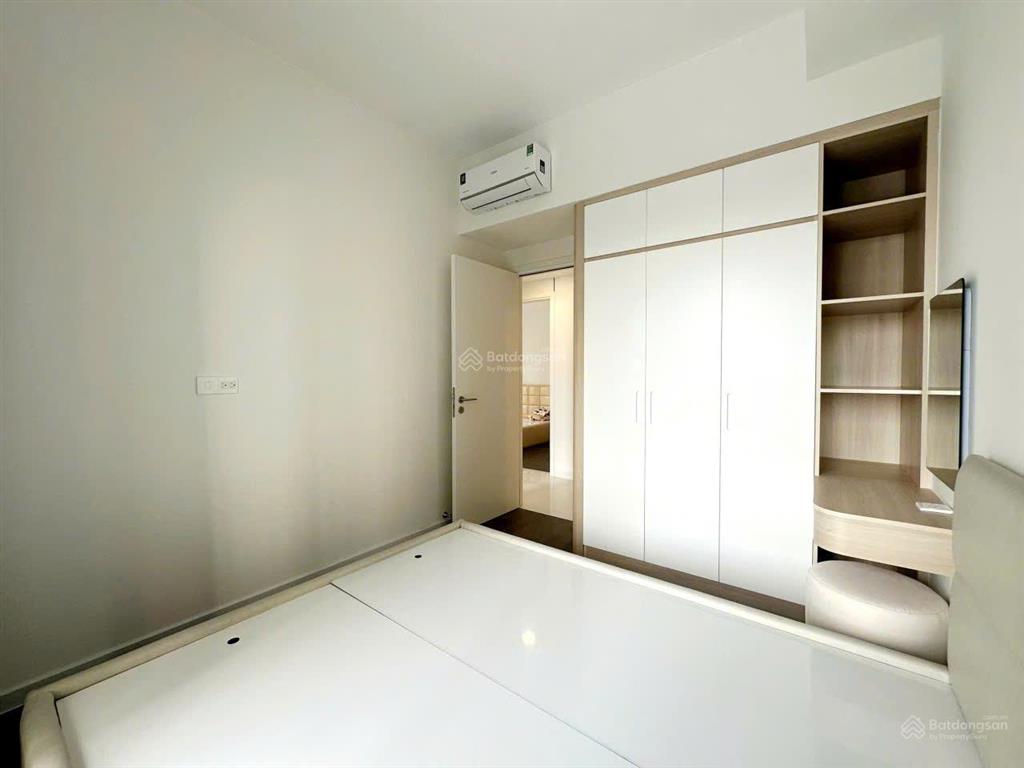 Bán căn hộ chính chủ 2pn  giá 5,7 tỷ ntcb, view đẹp, nhà mới, đầy đủ tiện nghi!