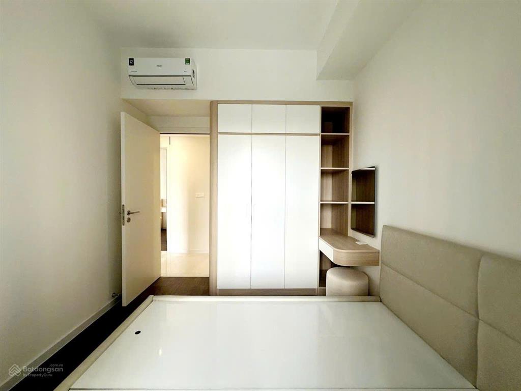 Bán căn hộ chính chủ 2pn  giá 5,7 tỷ ntcb, view đẹp, nhà mới, đầy đủ tiện nghi!