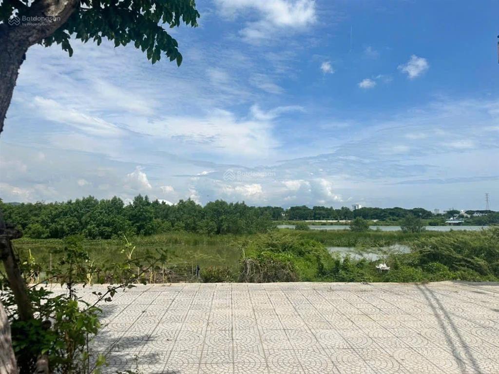 Biệt thự đất đường lê sỹ  hòa xuân, gần sông mát mẻ. diện tích đất  318m (12x26.5m) đường 10,5m,