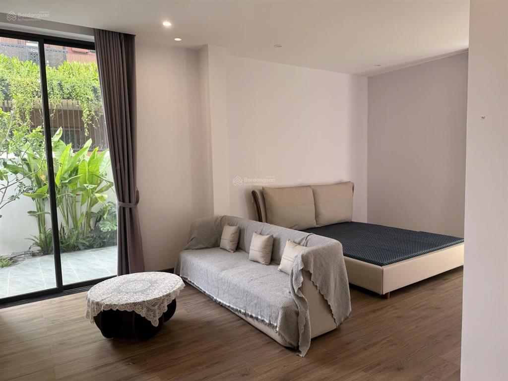 Bán căn biệt thự như hình  view trực diện sông.
diện tích đất 367m (14,7x 25m)