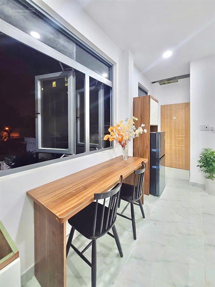 Chính chủ cần bán tòa căn hộ dịch vụ 3/5 phan bội châu, sát chợ bà chiểu, vài phút đi vào trung tâm