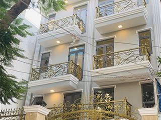 Chính chủ cần bán tòa nhà căn hộ dịch vụ cao cấp bao gồm 45 phòng đầy đủ nội thất, thang máy