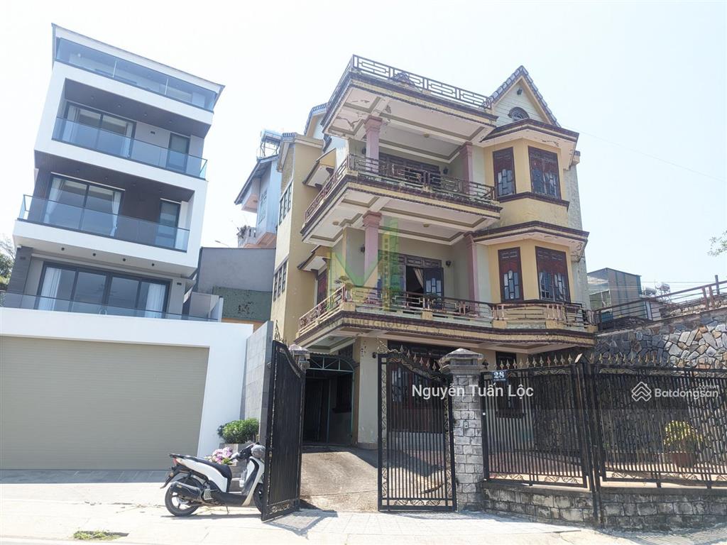 Cần bán villa gần 500m2 ba mặt tiền chính tô hiến thành, đà lạt, siêu view nhìn thành phố.