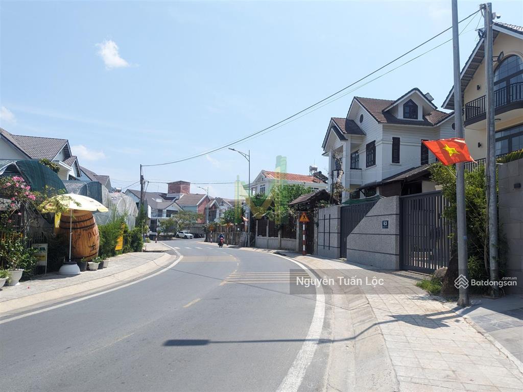 Cần bán villa gần 500m2 ba mặt tiền chính tô hiến thành, đà lạt, siêu view nhìn thành phố.