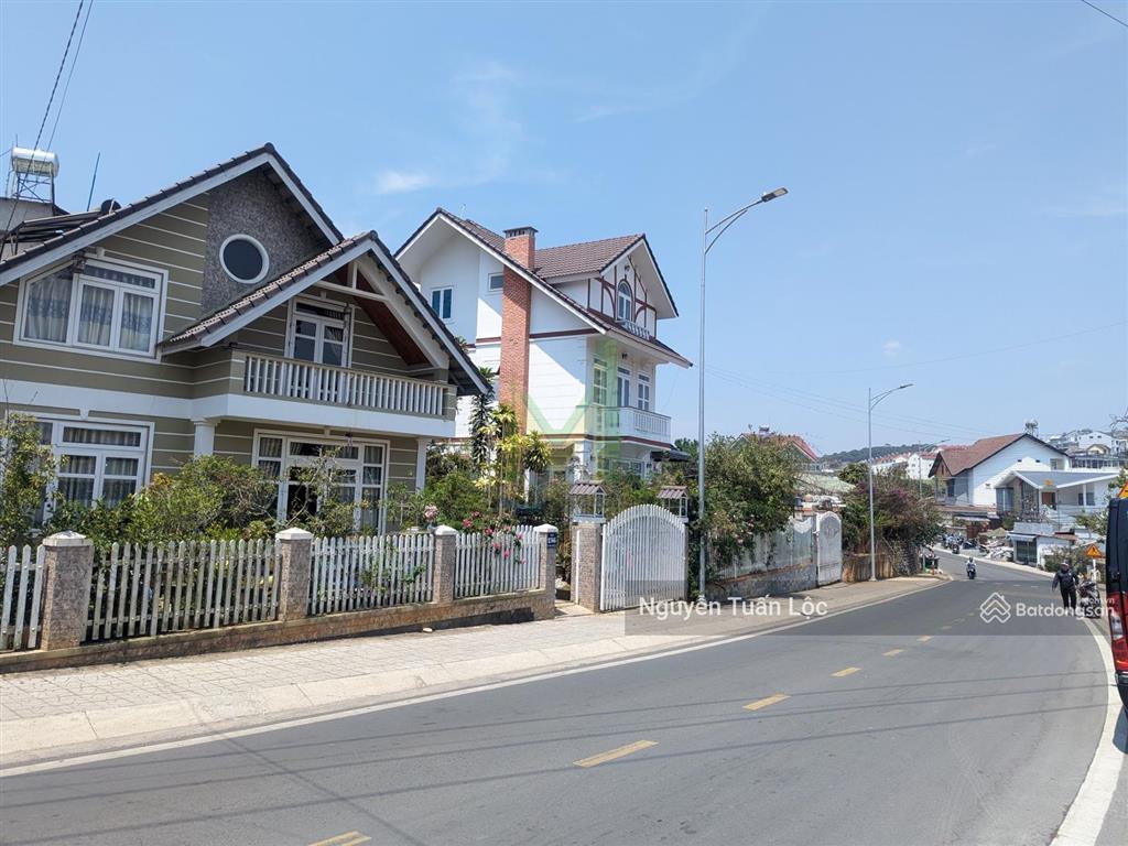 Cần bán villa gần 500m2 ba mặt tiền chính tô hiến thành, đà lạt, siêu view nhìn thành phố.