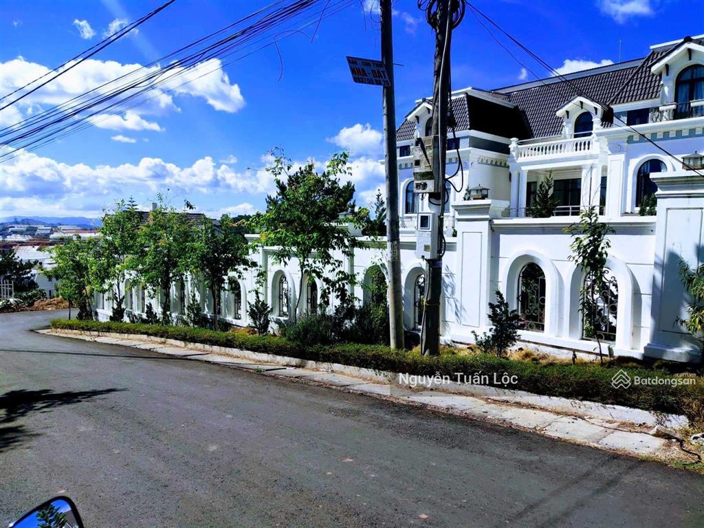 Bán gấp lô đất 300m² khu villa đồi huy hoàng, phường 8, đà lạt, hai mặt tiền siêu view