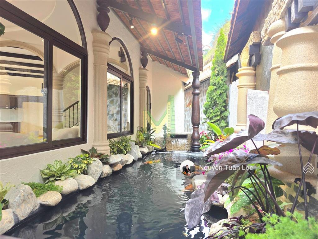 Chính chủ cần bán villa sân vườn kiểu pháp tại khu biệt thự an sơn, đà lạt, có hồ cá koi, thang máy