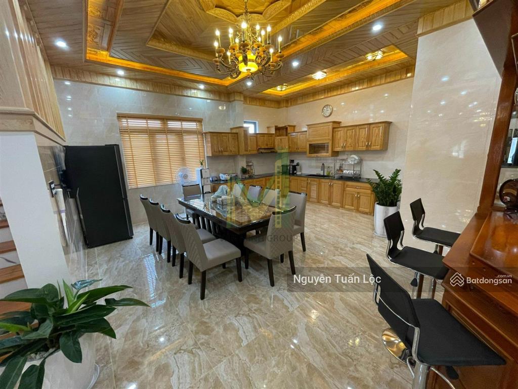Bán villa sang trọng vừa mới xây dựng, có thang máy tại khu an sơn, phường 4, đà lạt