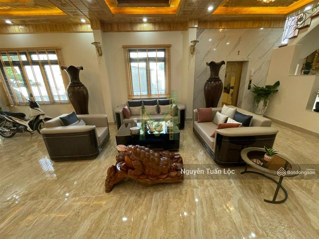 Bán villa sang trọng vừa mới xây dựng, có thang máy tại khu an sơn, phường 4, đà lạt