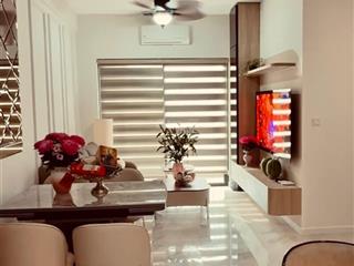 Cần bán căn hộ oriental plaza 2pn view đông nam đã có sổ hồng giá chỉ 4 tỷ.  0938 694 ***