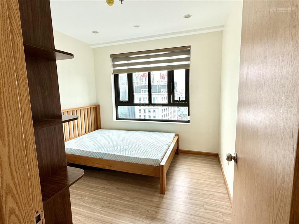 Bán căn hộ đã cải tạo, thiết kế đẹp tại 26 liễu giai, 10,8 tỷ, 70m2, nhiều tiện ích