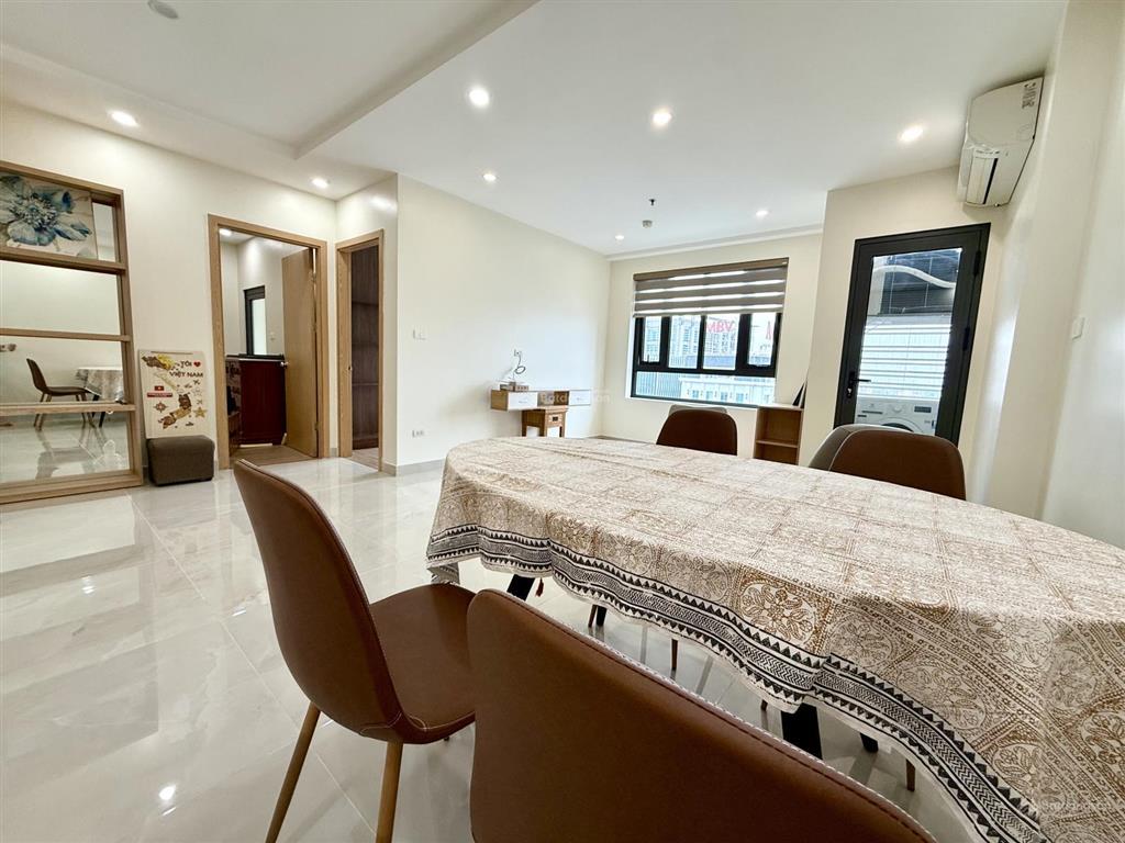 Bán căn hộ đã cải tạo, thiết kế đẹp tại 26 liễu giai, 10,8 tỷ, 70m2, nhiều tiện ích