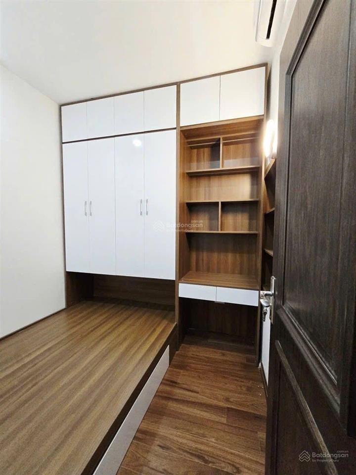 Bán nhà tập thể ngõ 84 chùa láng đt sổ 28m2, thực tế 55m2t2 giá chỉ 3.56 tỷ, ô tô đỗ chân cầu thang