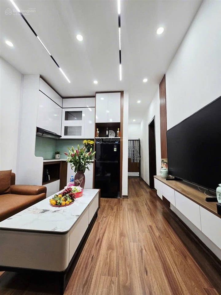 Bán nhà tập thể ngõ 84 chùa láng đt sổ 28m2, thực tế 55m2t2 giá chỉ 3.56 tỷ, ô tô đỗ chân cầu thang