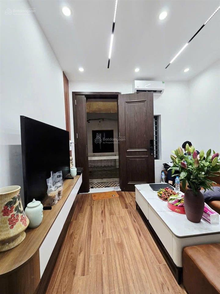 Bán nhà tập thể ngõ 84 chùa láng đt sổ 28m2, thực tế 55m2t2 giá chỉ 3.56 tỷ, ô tô đỗ chân cầu thang