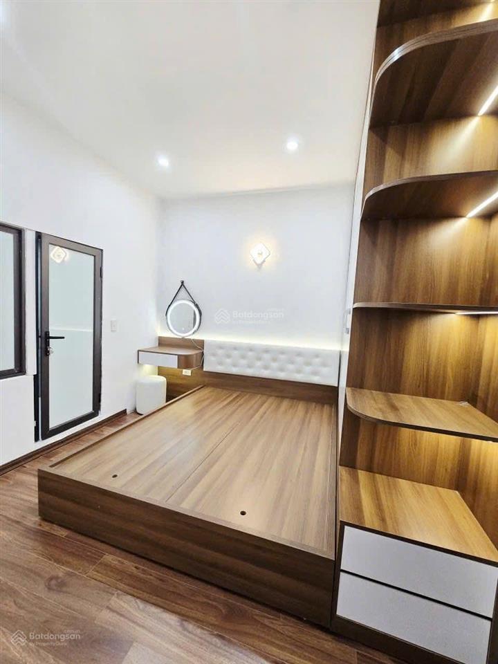 Bán nhà tập thể ngõ 84 chùa láng đt sổ 28m2, thực tế 55m2t2 giá chỉ 3.56 tỷ, ô tô đỗ chân cầu thang