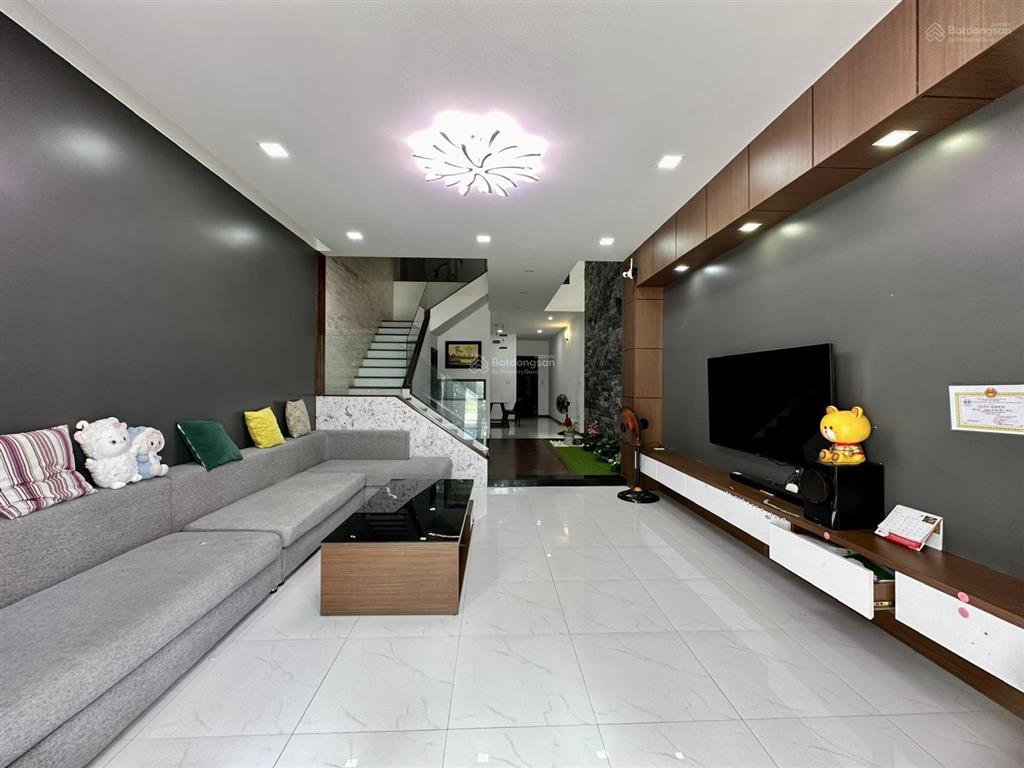 Cho thuê nhà đẹp tại nam việt á, 3 phòng ngủ