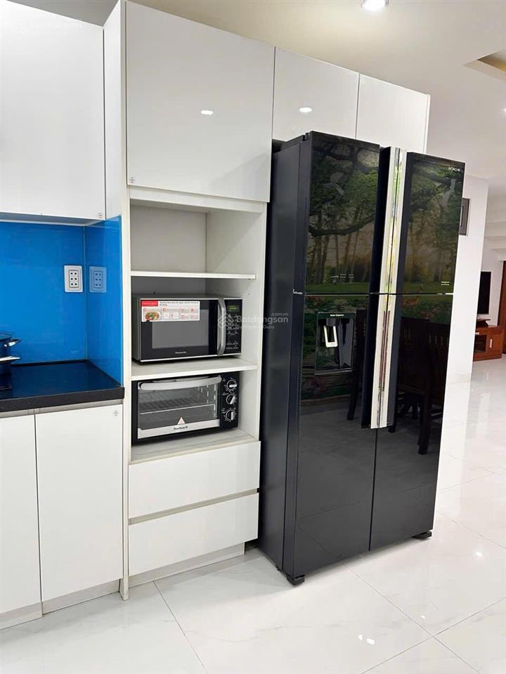 Cho thuê nhà rộng gồm 4 phòng ngủ tại hòa cường bắc, gần đường 2/9
