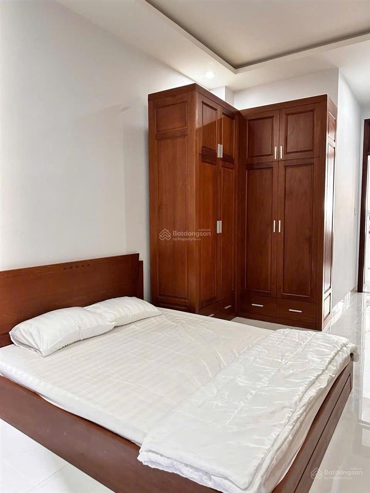 Cho thuê nhà rộng gồm 4 phòng ngủ tại hòa cường bắc, gần đường 2/9