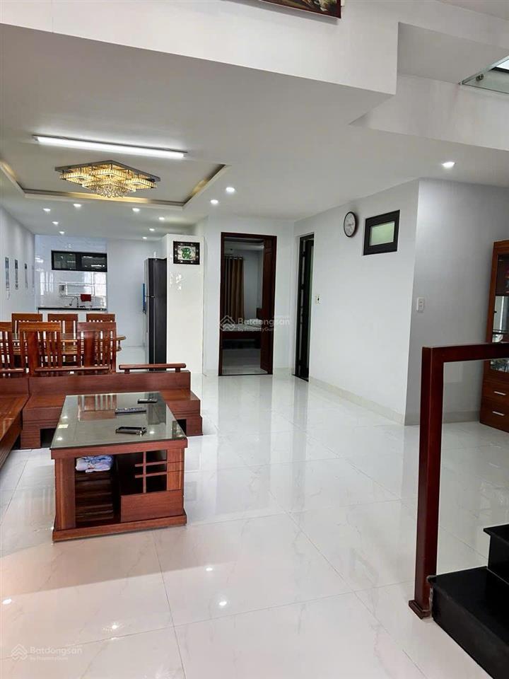 Cho thuê nhà rộng gồm 4 phòng ngủ tại hòa cường bắc, gần đường 2/9