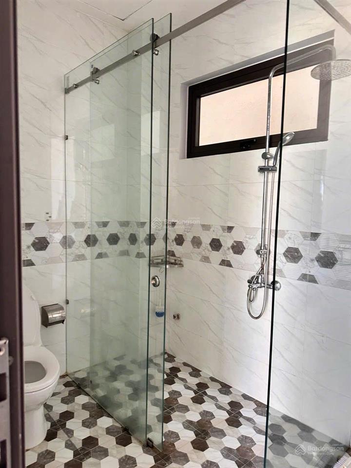Cho thuê nhà rộng gồm 4 phòng ngủ tại hòa cường bắc, gần đường 2/9