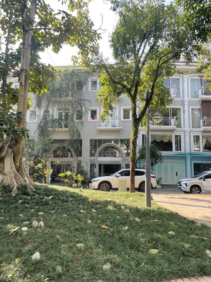 Hàng hiếm bán nhà phố thương mại phố trúc ecopark, 2 mặt tiền, đường 35m, view trường greenfield