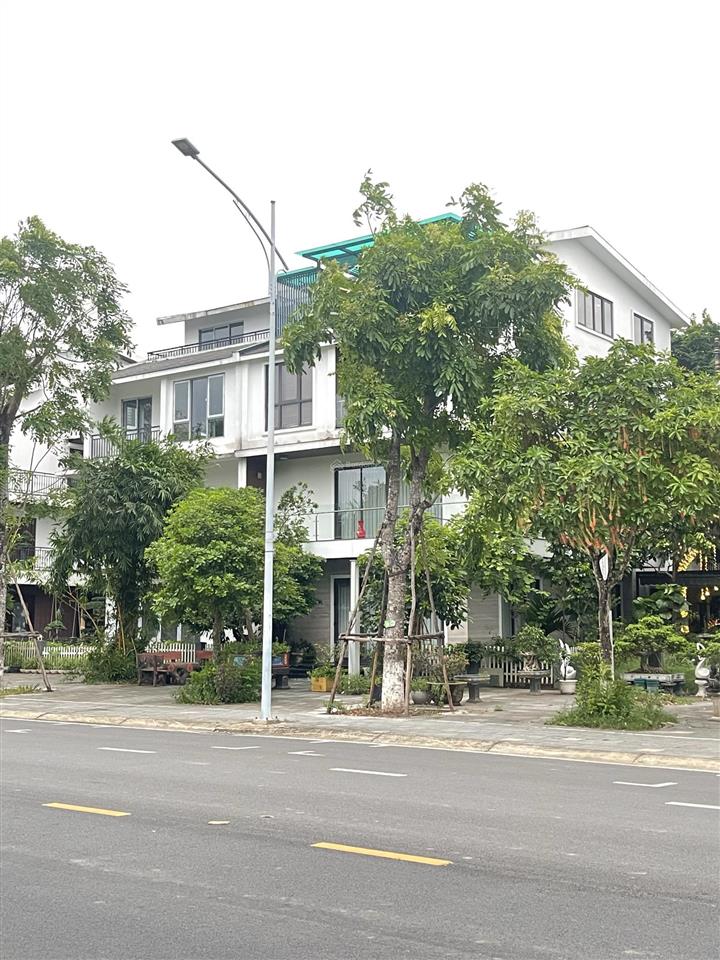 Biệt thự kinh doanh view hồ thiên nga ecopark, đường 40m, 470m² sàn, giá chỉ 50 tỷ