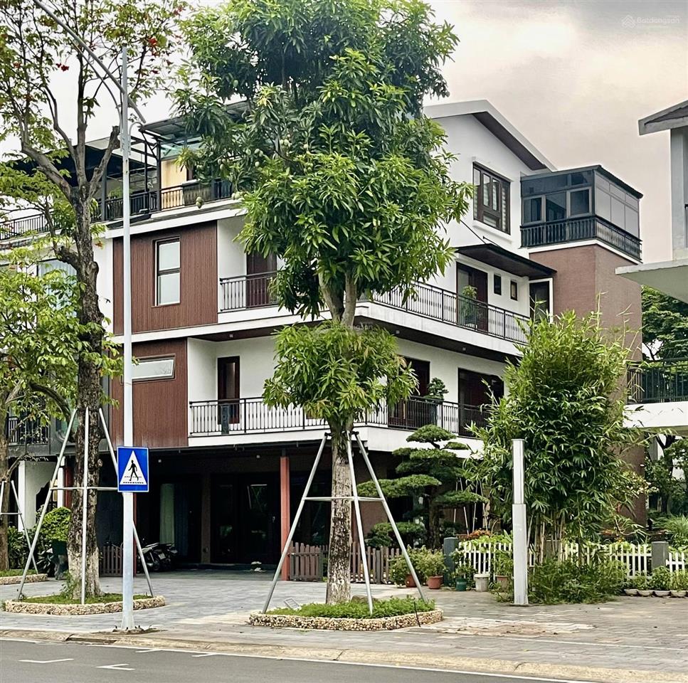 Biệt thự kinh doanh view hồ thiên nga ecopark, đường 40m, 470m² sàn, giá chỉ 50 tỷ