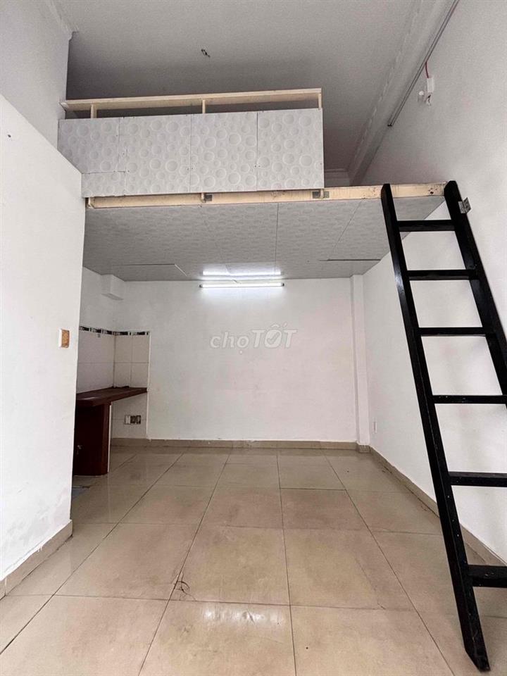 Nhà mặt tiền hẻm rộng, tiện ở kết hợp kinh doanh