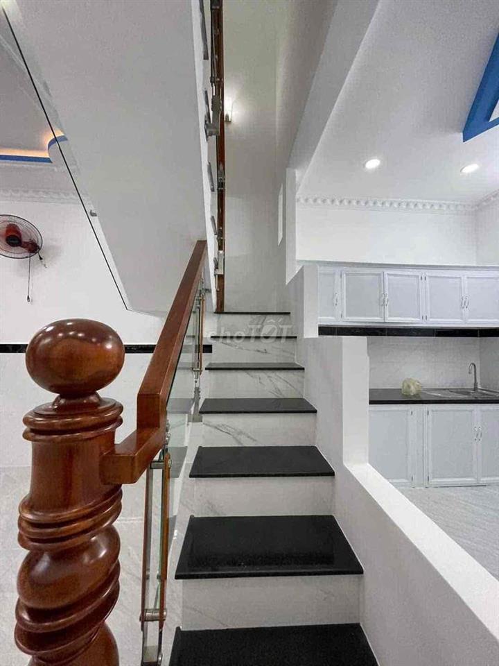 nhà bán thạnh xuân 25, DT 4x9m 1 trệt 1 lầu