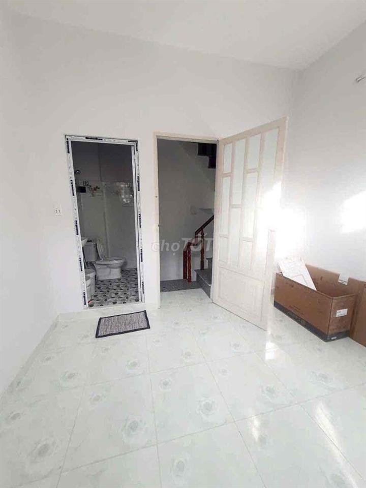 nhà 1 trệt 2 lầu đường thạnh xuân 52, gần trường tô ngọc vân