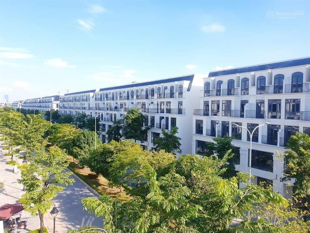 Bán gấp liền kề đường 33m khu anh quốc dự án hinode royal park. dt 100m2 giá 21,7 tỷ.  0966 761 ***