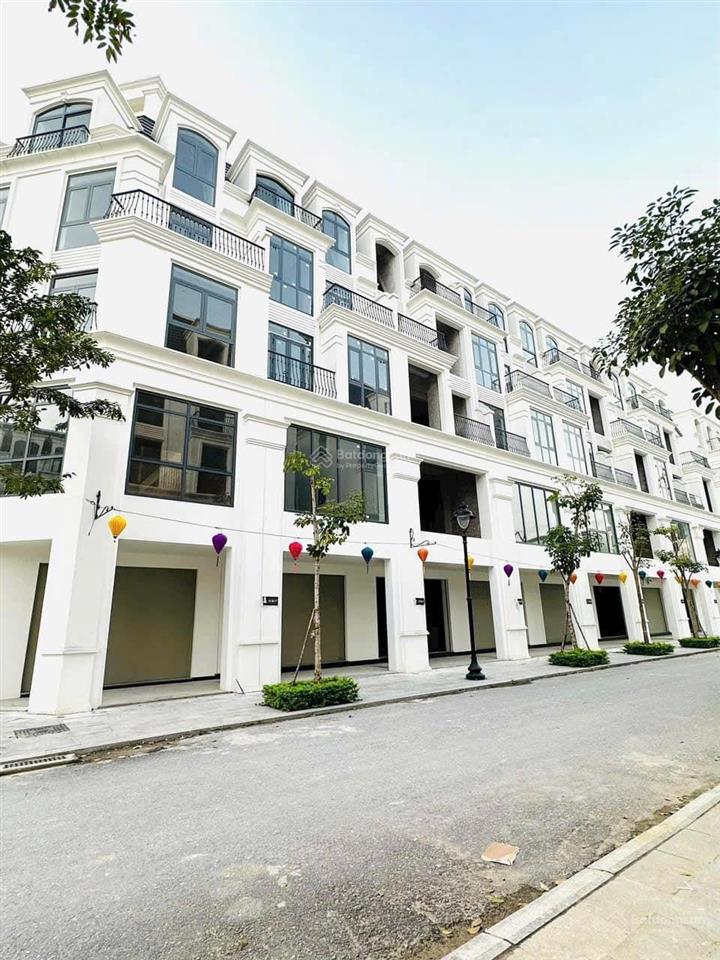 Bán gấp liền kề đường 12m khu anh quốc dự án hinode royal park. dt 100m2 giá 16,9 tỷ.  0966 761 ***