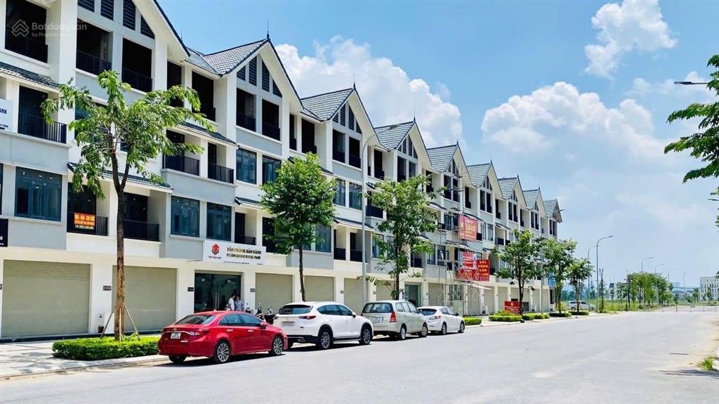 Rẻ bất ngờ, chỉ 16,4 tỷ căn liền kề 100m2 đường 17m khu đông dương hinode royal park.  0966 761 ***