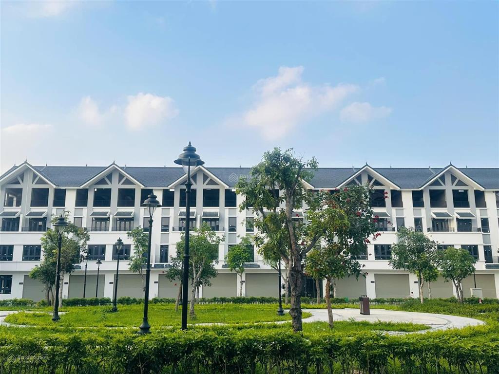 Bán gấp liền kề view vườn hoa khu đông dương dự án hinode royal park. dt 95m2 giá 15 tỷ. 0966 761 ***