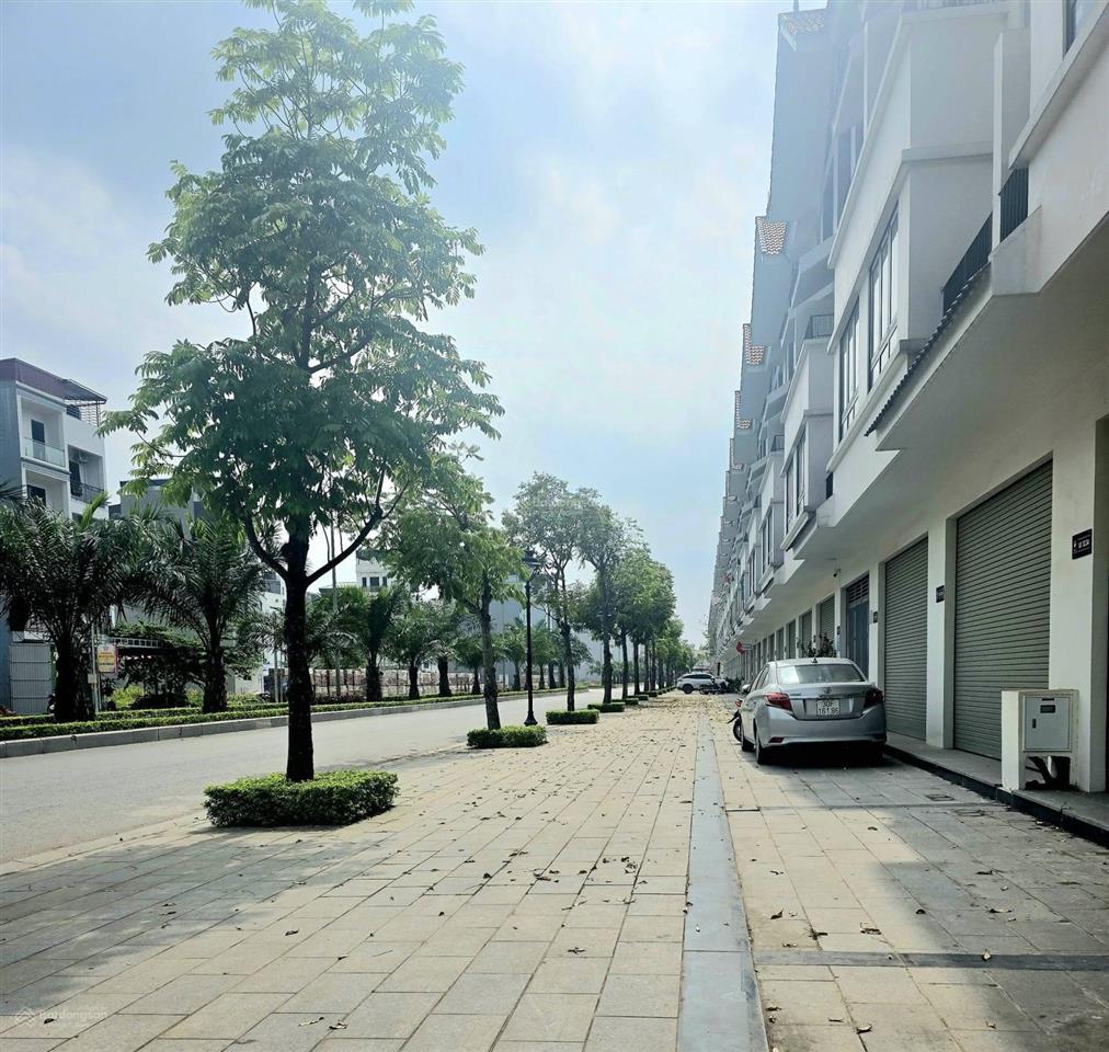 Chỉ 15 tỷ căn liền kề 100m2 trục đường 30 khu đông dương dự án hinode royal park.  0966 761 ***