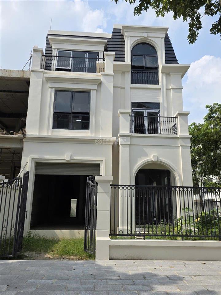 Bán biệt thự lô góc gần hồ dự án hinode royal park. dt 250m2 giá 58 tỷ.  0966 761 ***