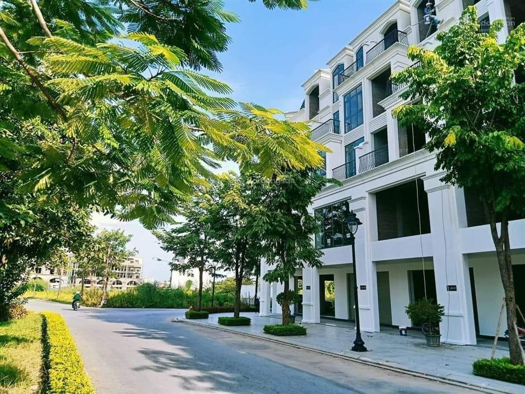 Cần bán gấp liền kề đường 30m thảo viên dự án hinode royal park. dt 100m2, giá 17 tỷ.  0966 761 ***