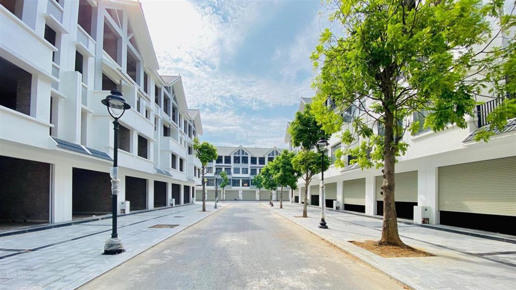 Chỉ 12 tỷ bao phí căn liền kề 100m2 đường 12m khu đông dương dự án hinode royal park.  0966 761 ***